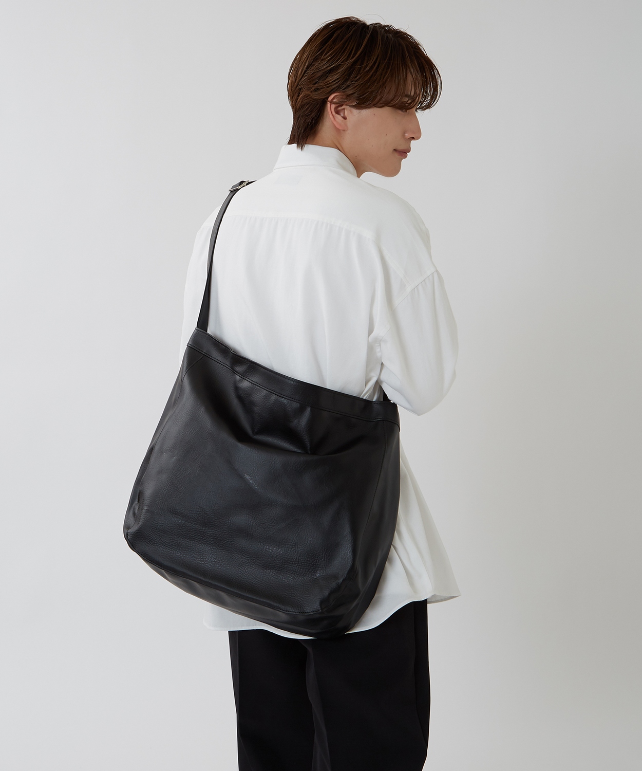 レザーショルダーバッグ レザーショルダーバッグ