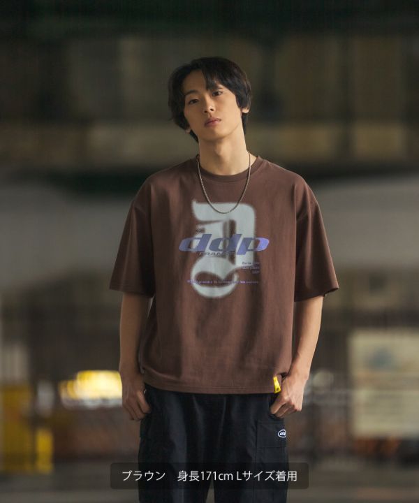 DDP】ブラックレターロゴ半袖Tシャツ