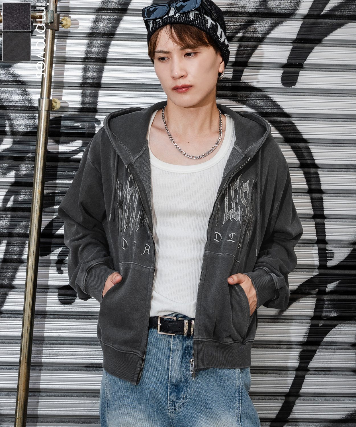 刺しゅうロゴヴィンテージ加工ショート丈裏毛スウェットジップパーカー