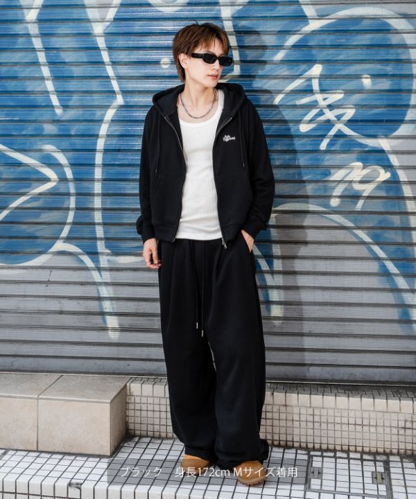 刺しゅうロゴショート丈裏毛スウェットジップパーカー