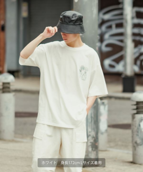 wc　Vin フラワープリント 半袖Tシャツ オフホワイト UAU】半袖フラワープリントTシャツ