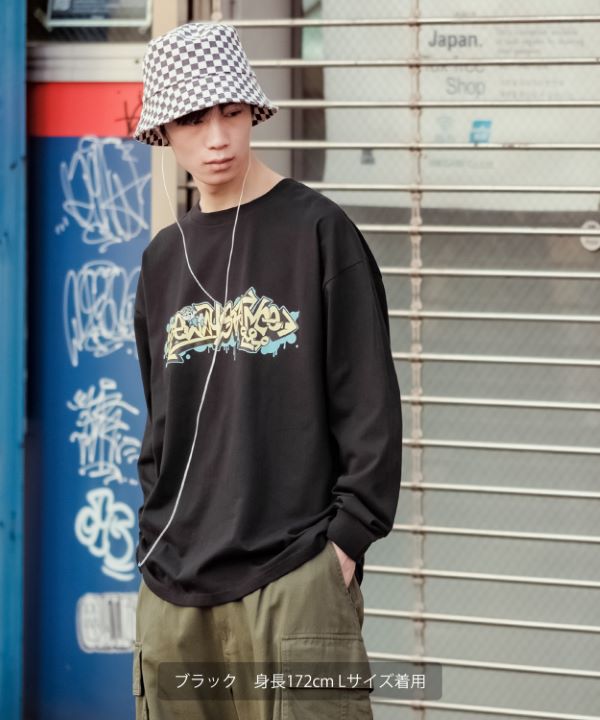 SIDEWAYSTANCE】長袖タギングロゴプリントTシャツ