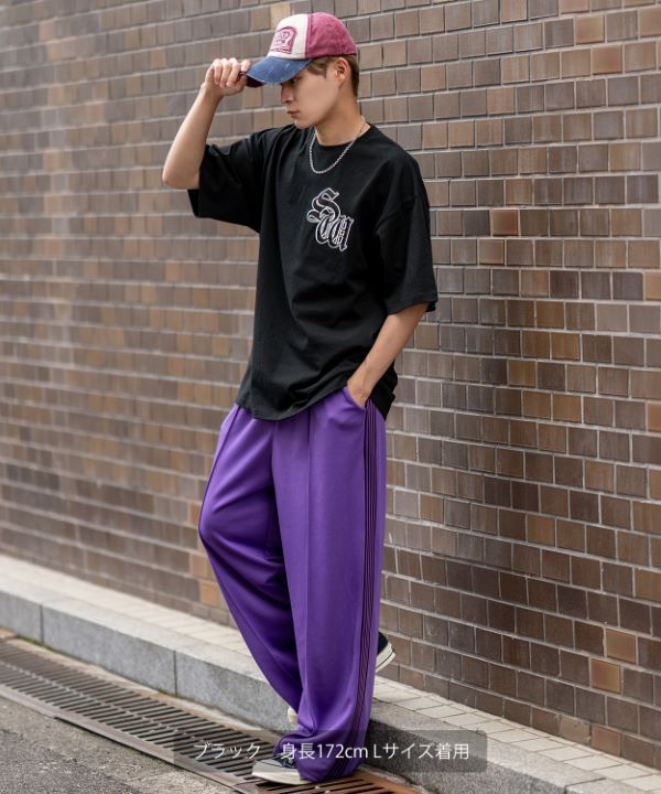 SIDEWAYSTANCE】サテンワッペンブラックレターロゴ半袖Tシャツ