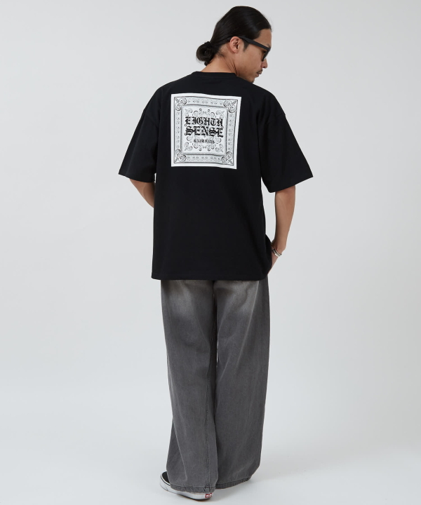 SIDEWAYSTANCE】バンダナスクエアロゴ半袖Tシャツ